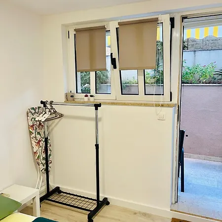 Moon No.2 Apartment Split
